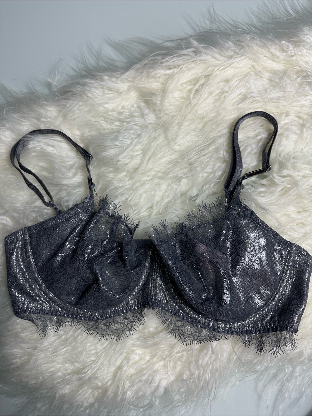 NWT Victoria’s Secret Dream Angels Metallic Lace Unlined Push-Up Bra 34C